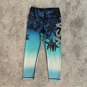 Victoria's Secret Knockout Capri Women's Size S Tropical Leggings